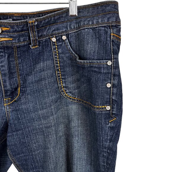 American Rag  Size 18  Crop Denim Capri Jeans With Button Zip Closure - Picture 5 of 16